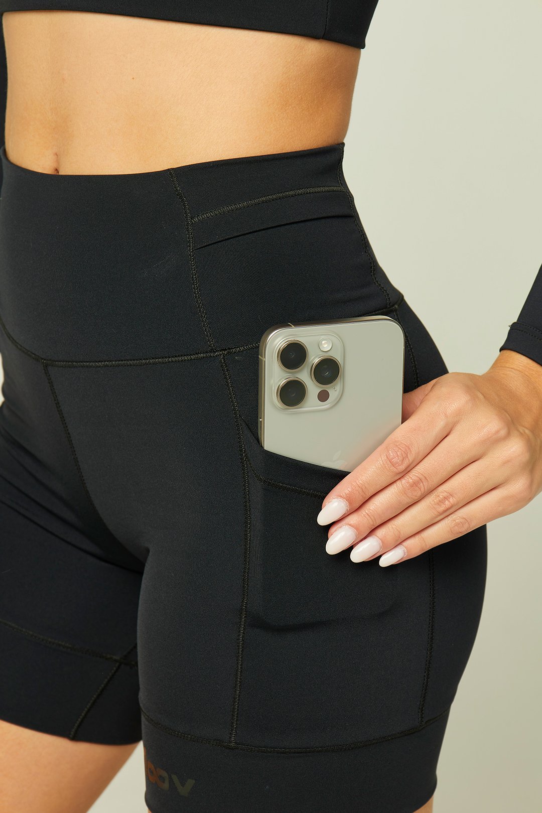 02 bermuda barbara running preta